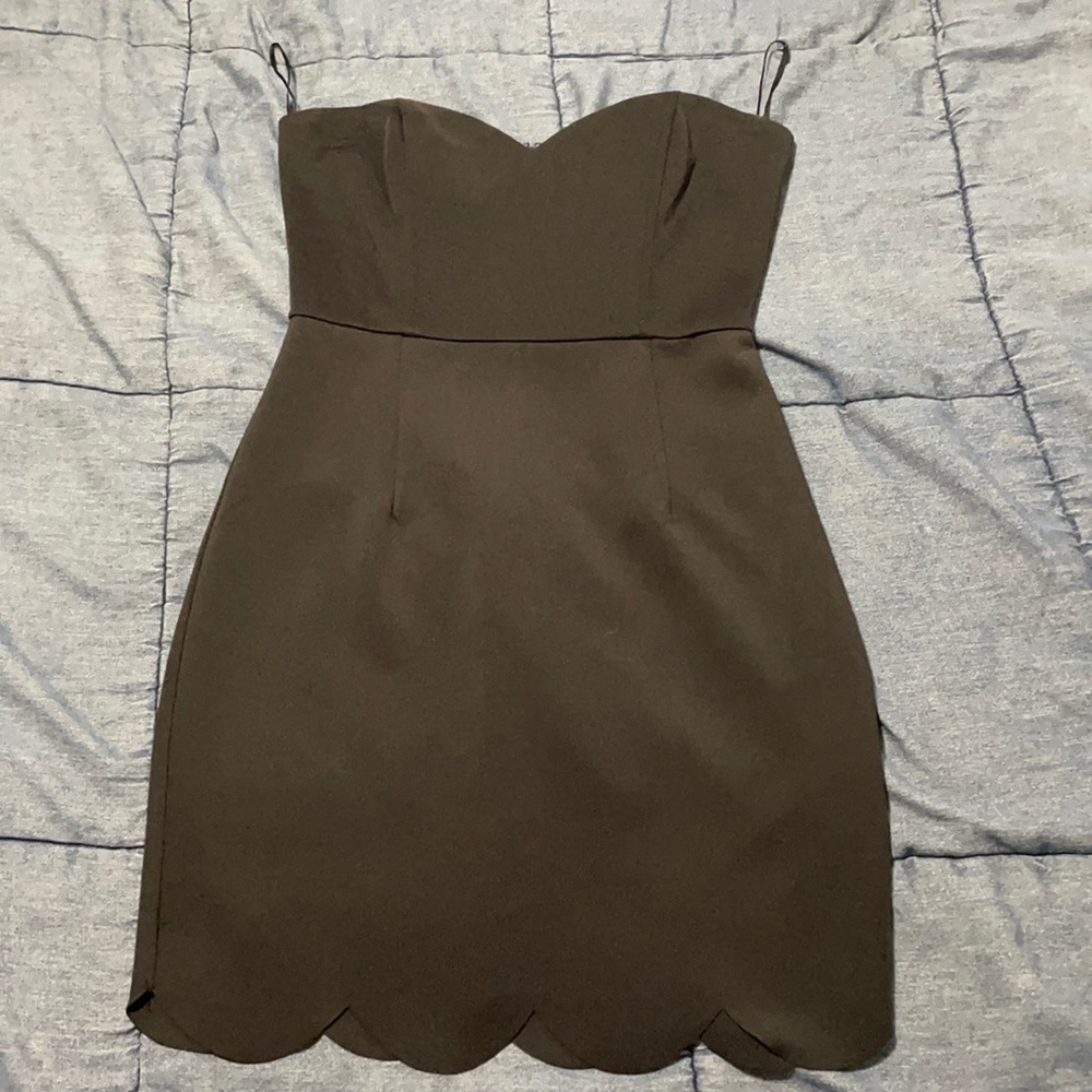 Tobi strapless scalloped dress